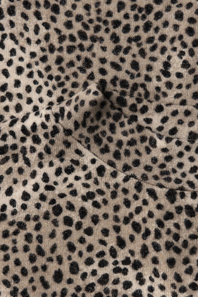 Top uni manches longues en maille par Street One, avec motif léopard et texture douce.
