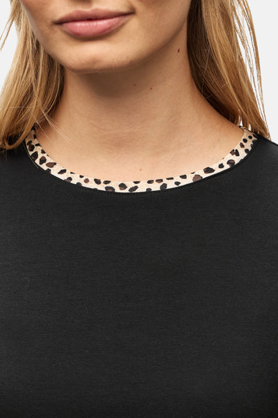 Zwarte top met lange mouwen van STREET ONE, met een luipaardprint kraag.