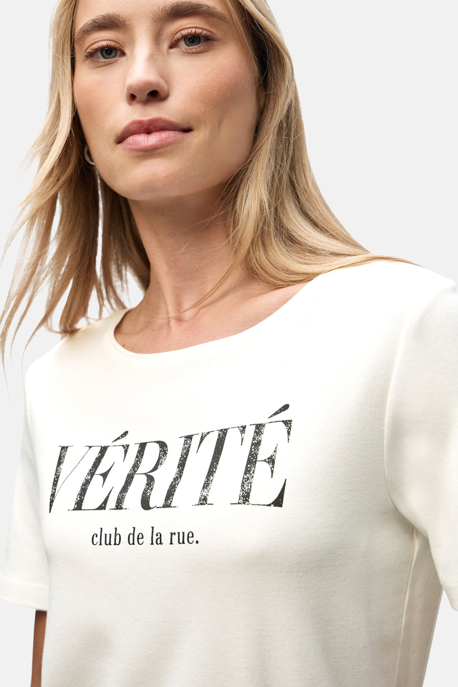 Wit T-shirt met korte mouwen van Street One, met zwarte opdruk "Street Club Truth".