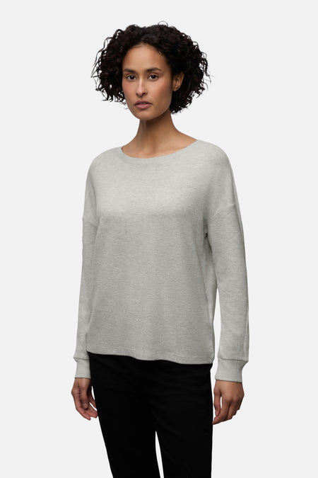 Grijp T-shirt met lange mouwen van Street One, gedragen met een effen zwarte broek.