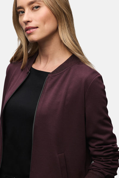 Gilet rouge bordeaux de STREET ONE avec fermeture éclair et bordure à paillettes.
