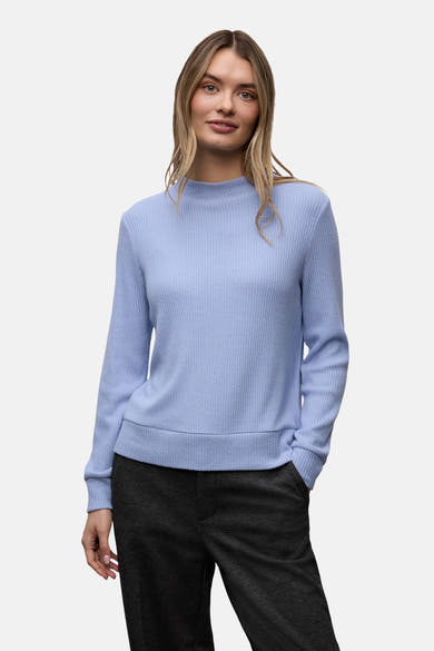 Top bleu à manches longues de STREET ONE, en maille côtelée, porté avec un pantalon gris anthracite.
