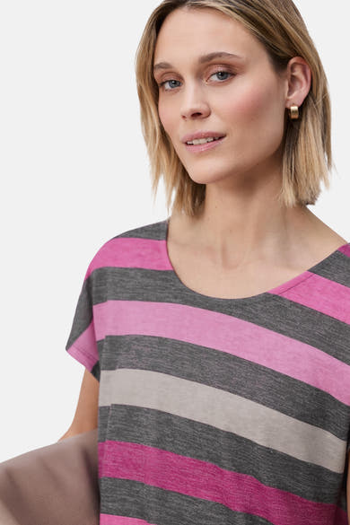 T-shirt multicolore de STREET ONE à rayures roses, grises et écrues, manches courtes.
