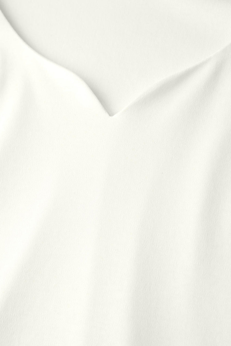 Wit T-shirt met korte mouwen van Street One, met een subtiele V-hals en een gladde textuur.