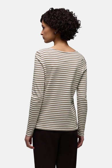 Bruin T-shirt met lange mouwen van STREET ONE, met horizontale strepen en gedragen met een donkere broek.