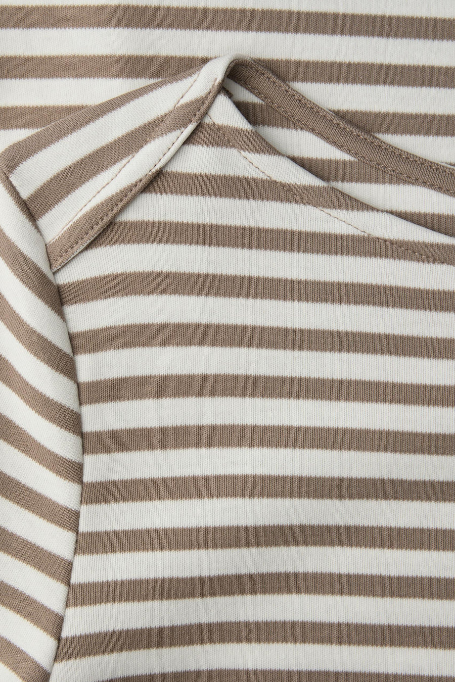 Bruin gestreept T-shirt met lange mouwen van STREET ONE, gekruiste halsdetail.