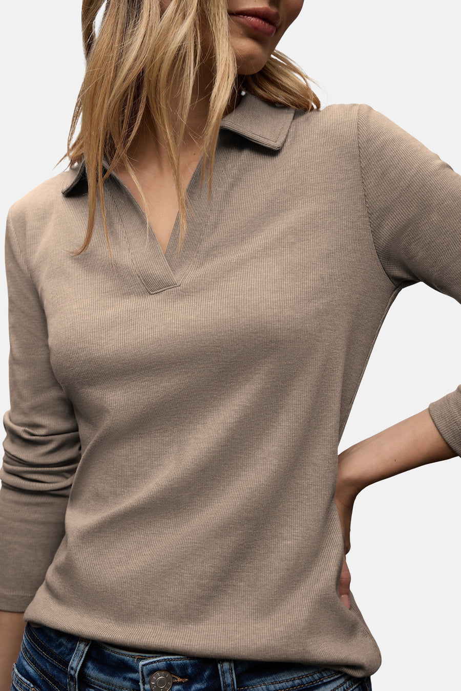 T-shirt à manches longues beige de STREET ONE, côtelé avec col polo et décolleté en V.
