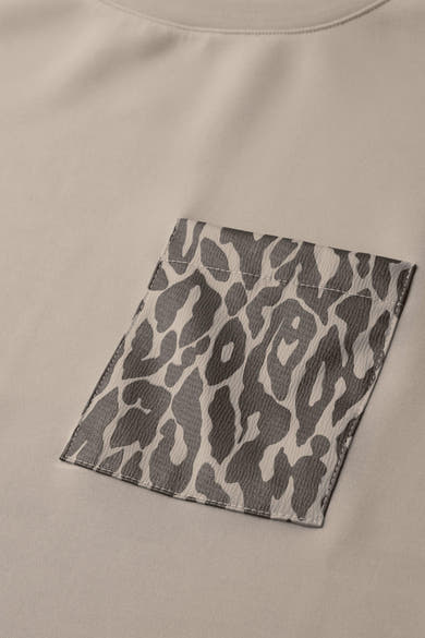 T-shirt à manches courtes beige de Street One avec poche poitrine à motif léopard.