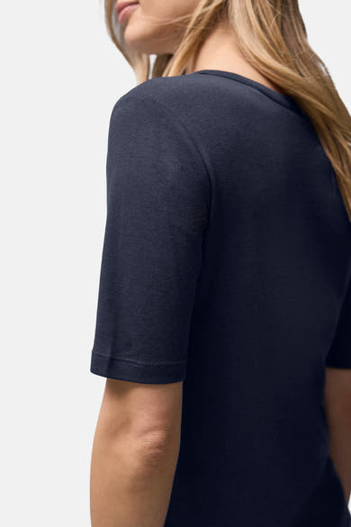 Blauw T-shirt met korte mouwen van STREET ONE, effen stof, stikseldetail aan de zoom van de mouw.