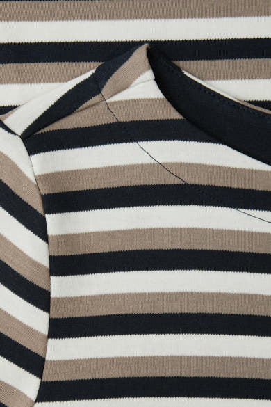 Multikleurig T-shirt met korte mouwen van STREET ONE, met zwarte, beige en witte horizontale strepen.