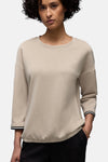 Beige ronde hals sweatshirt van Street One, met driekwart gestreepte mouwen en een zwart gestreepte broek.