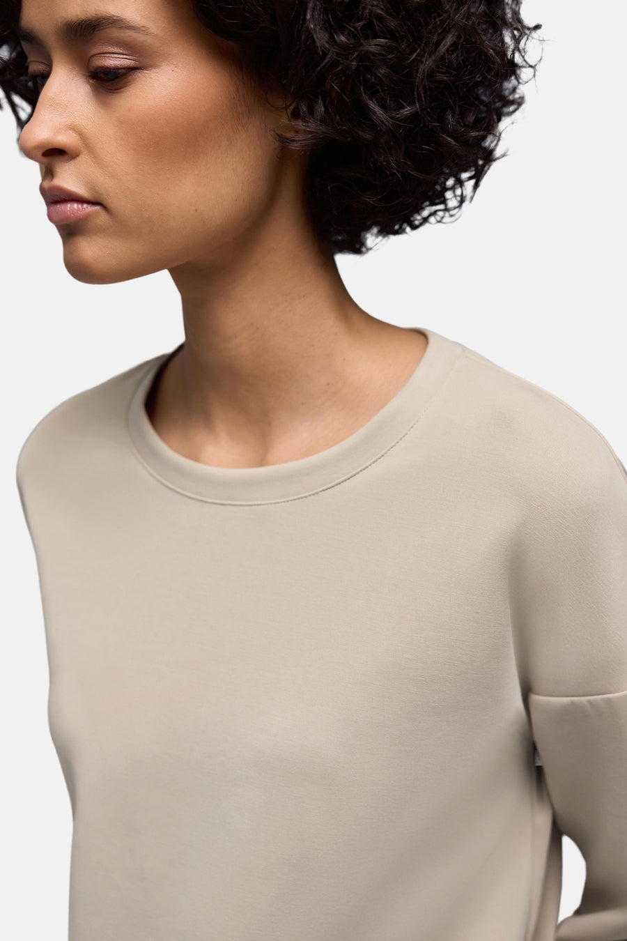 Beige sweater van Street One, ronde hals, lange mouwen en een relaxte pasvorm.