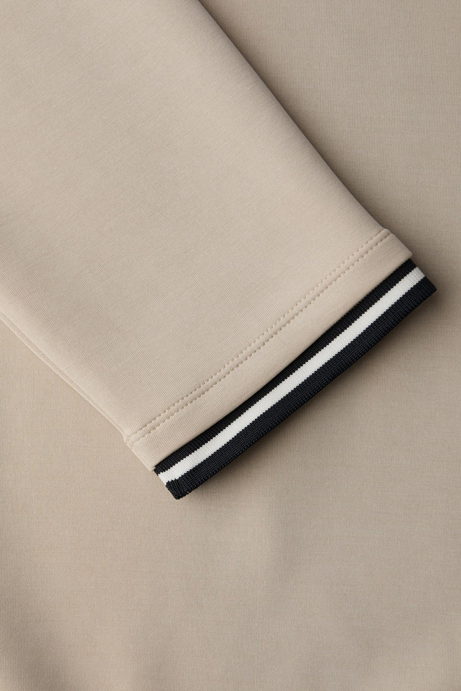 Beige sweater van Street One, met zwart-witte gestreepte boord aan de manchet.