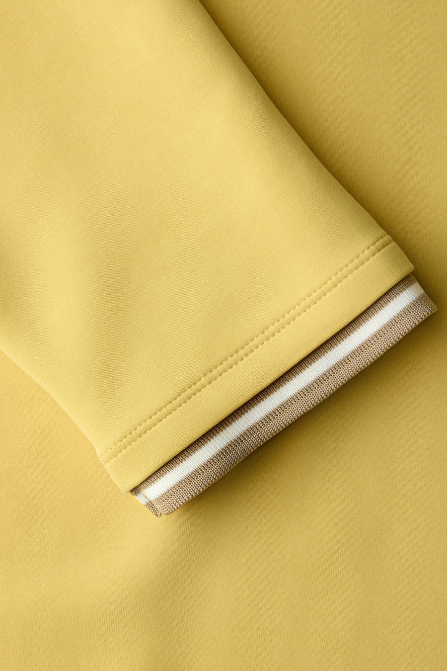 Gele rondehals sweatshirt van STREET ONE, met gestreepte boorden aan de manchetten.