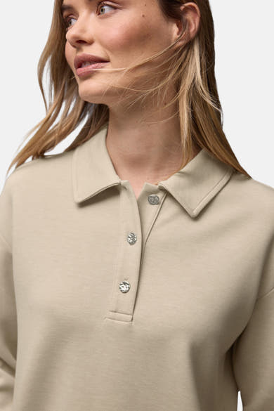 Beige sweater van STREET ONE met overhemdkraag en zilverkleurige sierknopen.