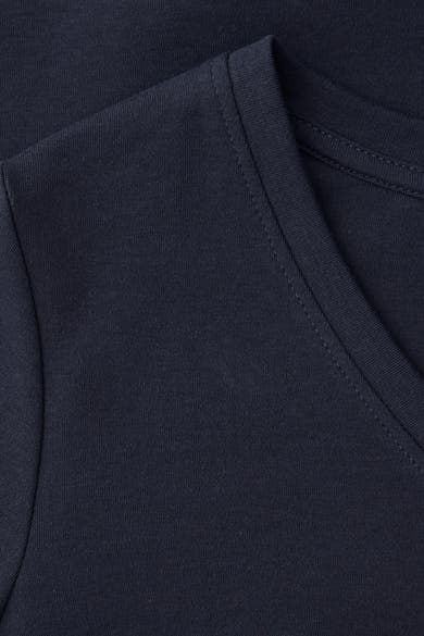 Blauw T-shirt met korte mouwen van STREET ONE, ribgebreide textuur met V-hals.