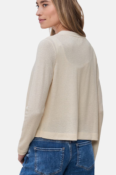Cardigan beige de STREET ONE porté avec un jean bleu, vue de dos.
