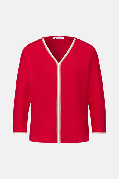 Rood T-shirt met lange mouwen van Street One, met contrasterende witte en beige details op de halslijn en manchetten.