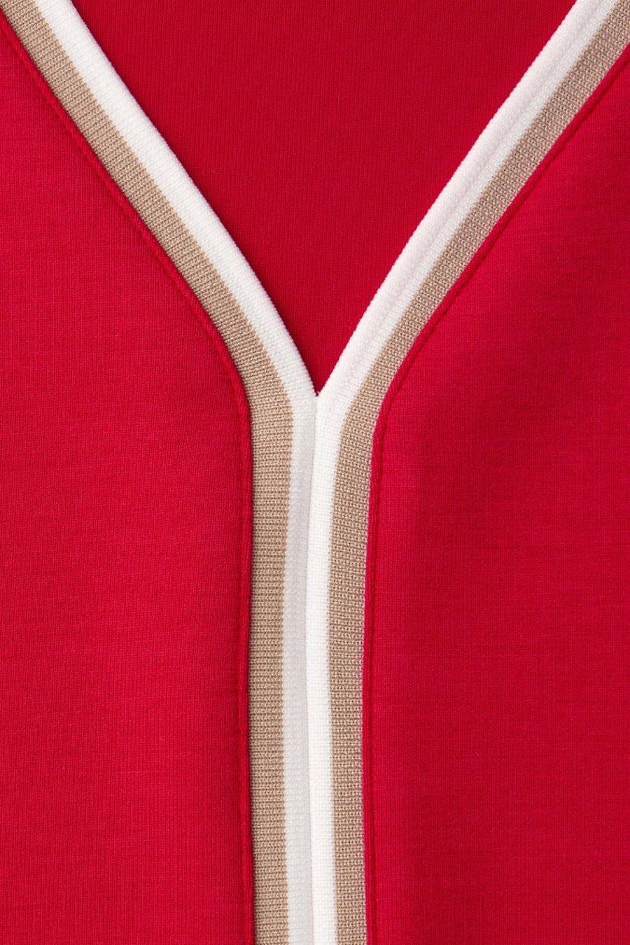 Rood T-shirt met lange mouwen van STREET ONE, met contrasterende gestreepte bies V-hals.