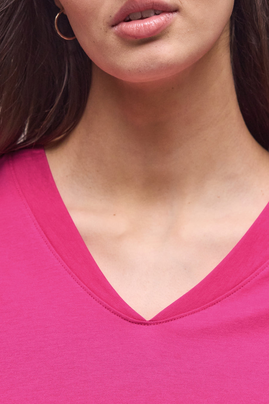Effortloos roze T-shirt met korte mouwen en V-hals van STREET ONE.