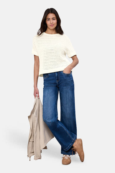 Pull blanc à col rond de STREET ONE, en maille ajourée de couleur crème et à manches courtes.