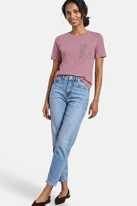 T-shirt rose de STREET ONE uni à manches courtes, doté d'une poche poitrine à motif zébré scintillant.