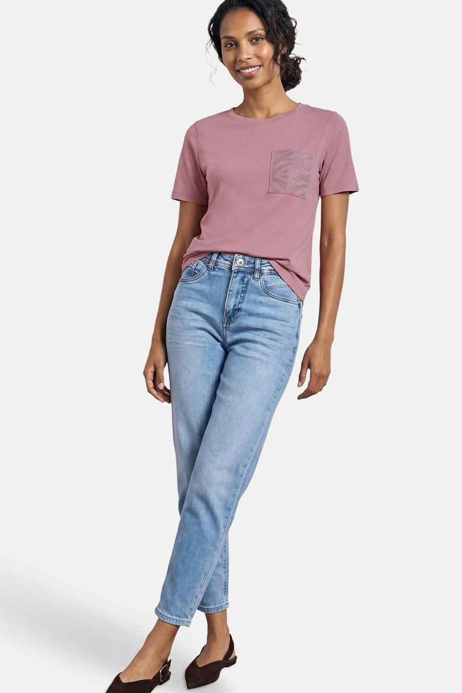 T-shirt rose de STREET ONE uni à manches courtes, doté d'une poche poitrine à motif zébré scintillant.