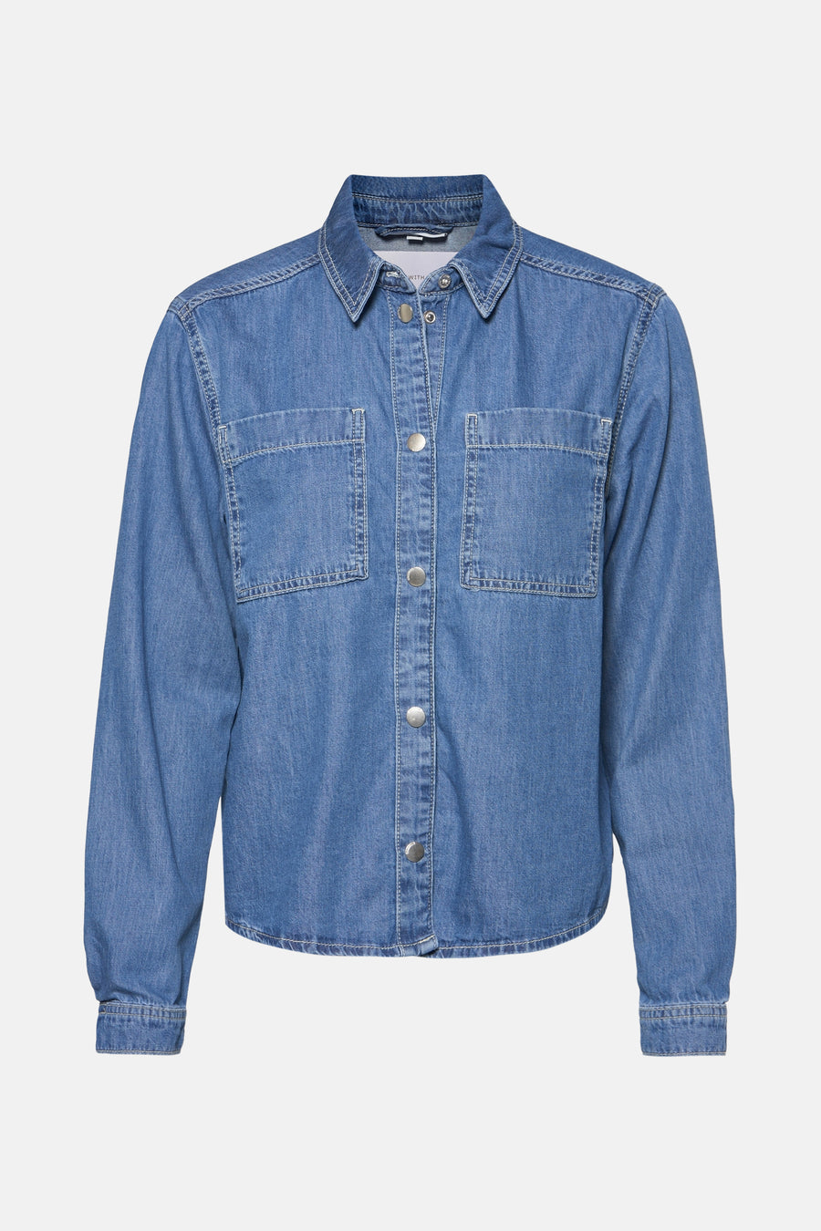 Middelblauwe spijkerblouse van STREET ONE met lange mouwen, borstzakken en zilverkleurige knopen.
