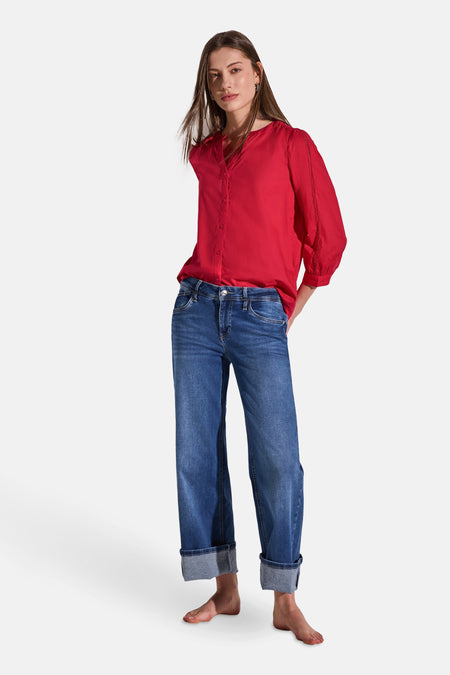 Rood overhemd met lange mouwen van Street One, gedragen met een casual jeans met omslag.