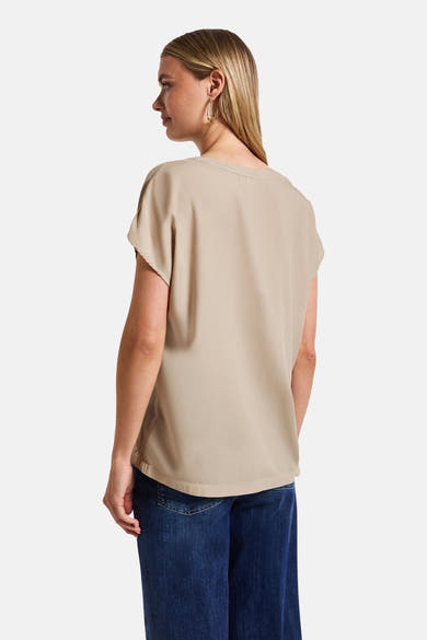 Beige blouse met korte mouwen van STREET ONE, gedragen met een donkerblauwe jeans, achtergezicht.