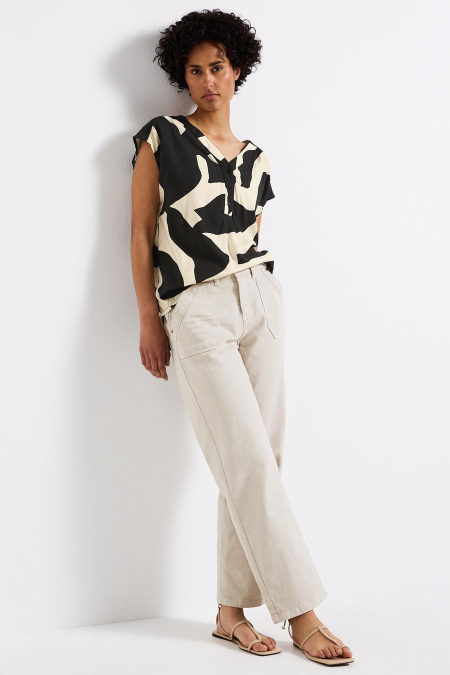 Meerkleurig overhemd met korte mouwen van Street One met zwart en beige abstract patroon.