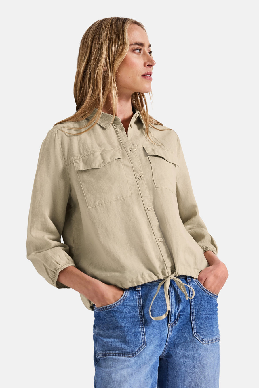 Beige blouse met lange mouwen van STREET ONE, met klepzakken en knoopsluiting.