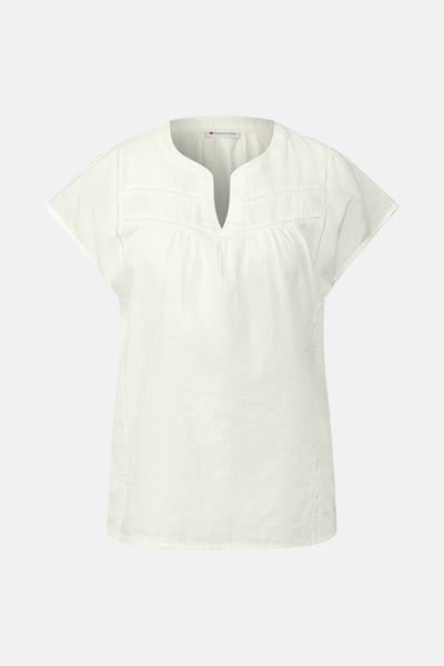 Wit blouse met korte mouwen van Street One, met een V-hals en ajourdetails.
