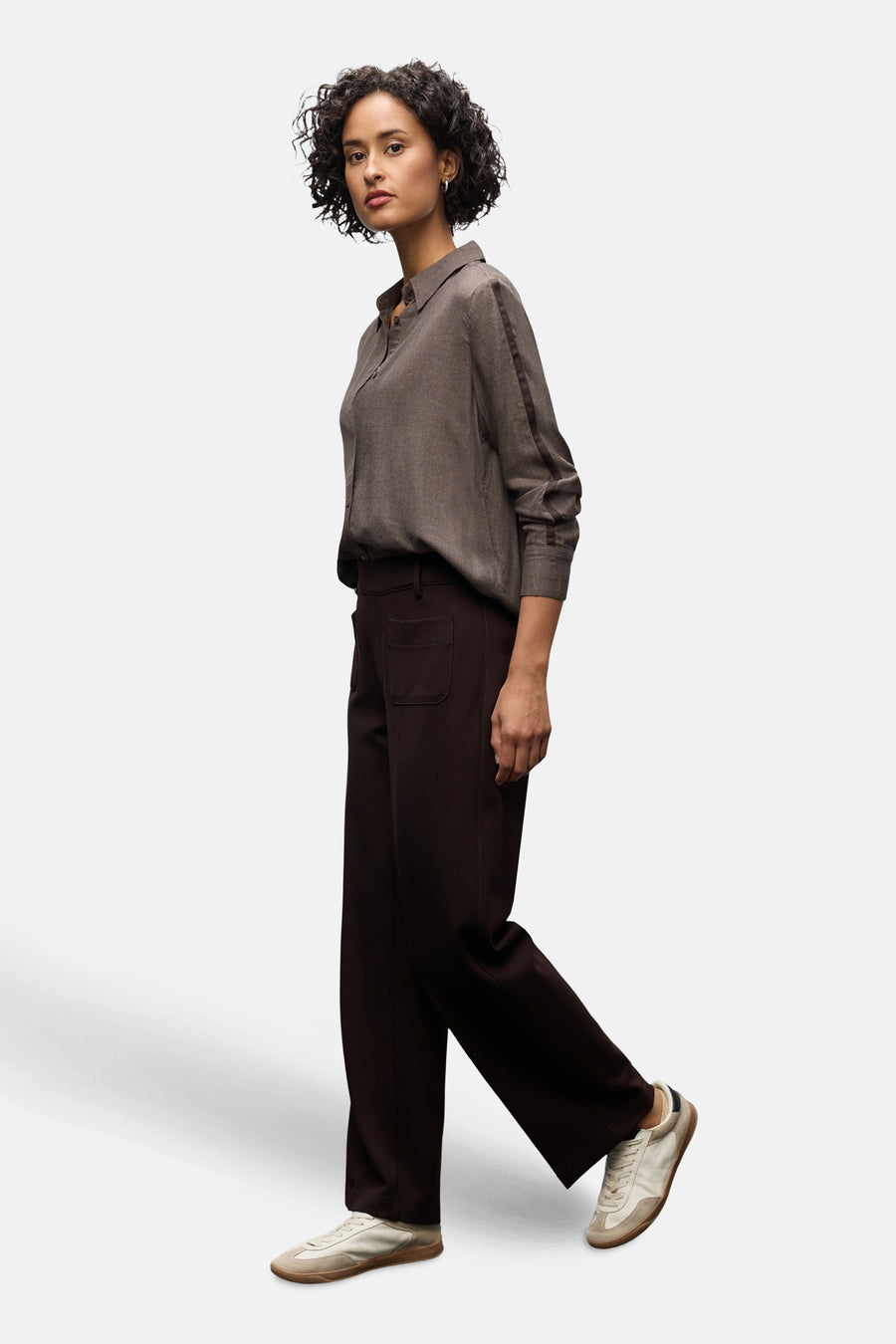 Bruine blouse met lange mouwen van STREET ONE, met streepdetail langs de armen.