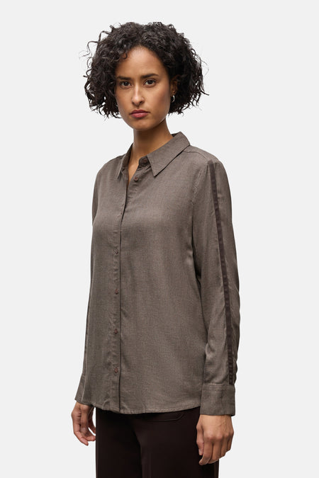 Bruine blouse met lange mouwen van Street One, met knoopsluiting en gestreepte details op de mouwen.