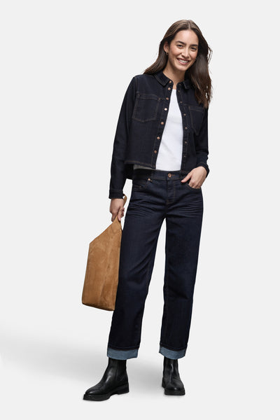 Donkerblauwe denim blouse (lange mouwen) van STREET ONE, gedragen met een donkerblauwe jeans en zwarte laarzen.
