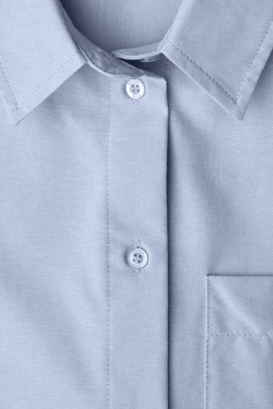 Chemisier bleu à manches longues de Street One, avec patte de boutonnage et poche de poitrine.