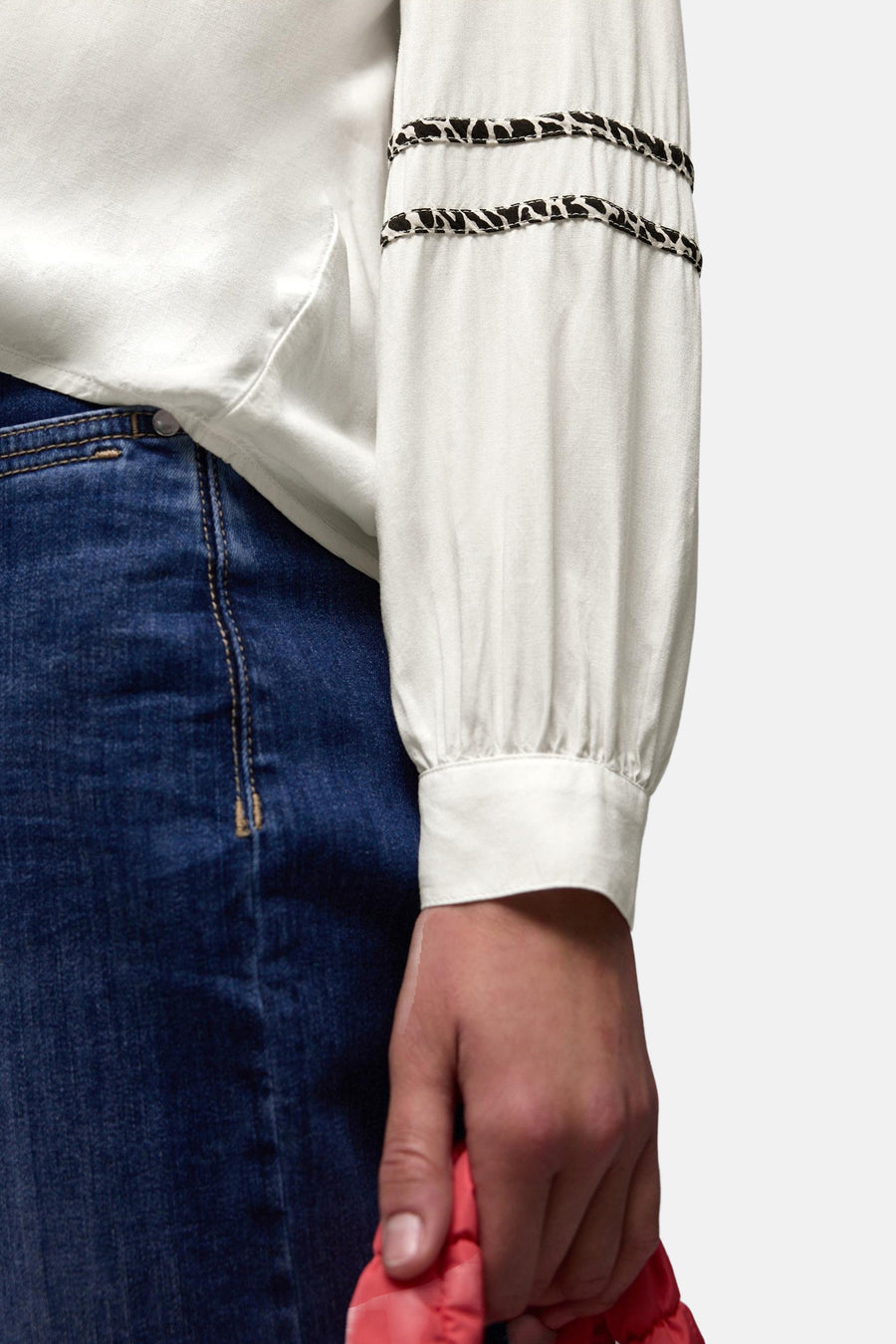 Wit overhemd met lange mouwen van Street One met gevlochten details op de mouwen.
