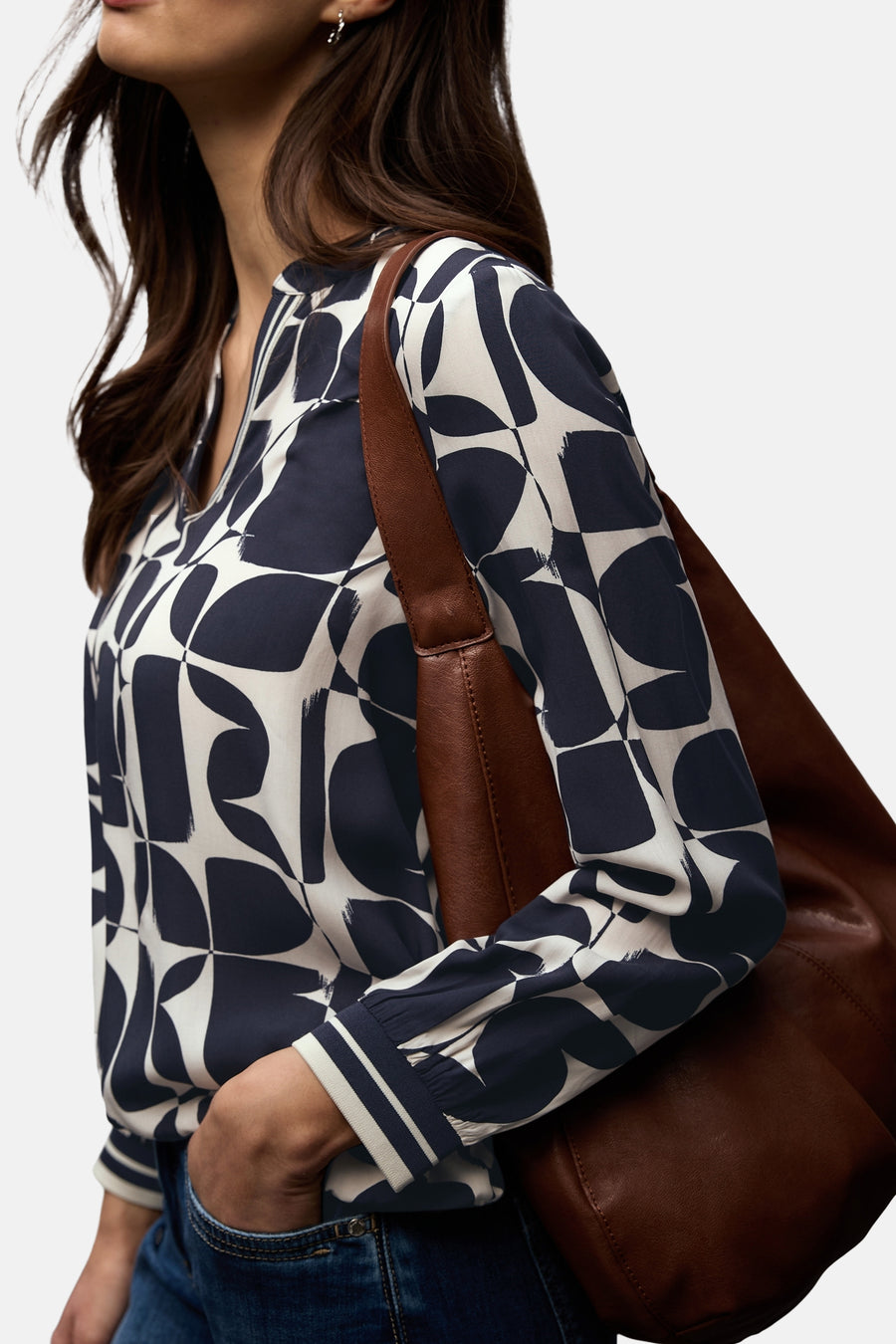 Multikleurig overhemd met lange mouwen van Street One met marineblauw geometrisch patroon en gestreepte details op de manchetten.