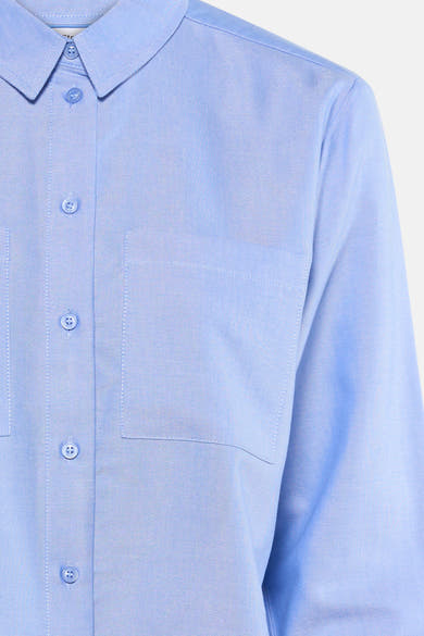 Chemise à manches longues bleue de STREET ONE, avec boutons, poches de poitrine et texture subtile.