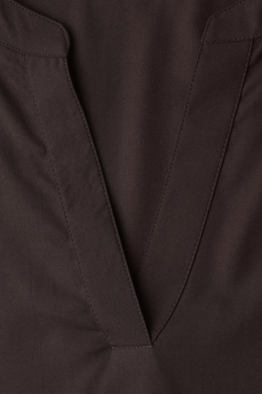 Bruine blouse van STREET ONE met gestructureerde V-hals en zichtbare naden.