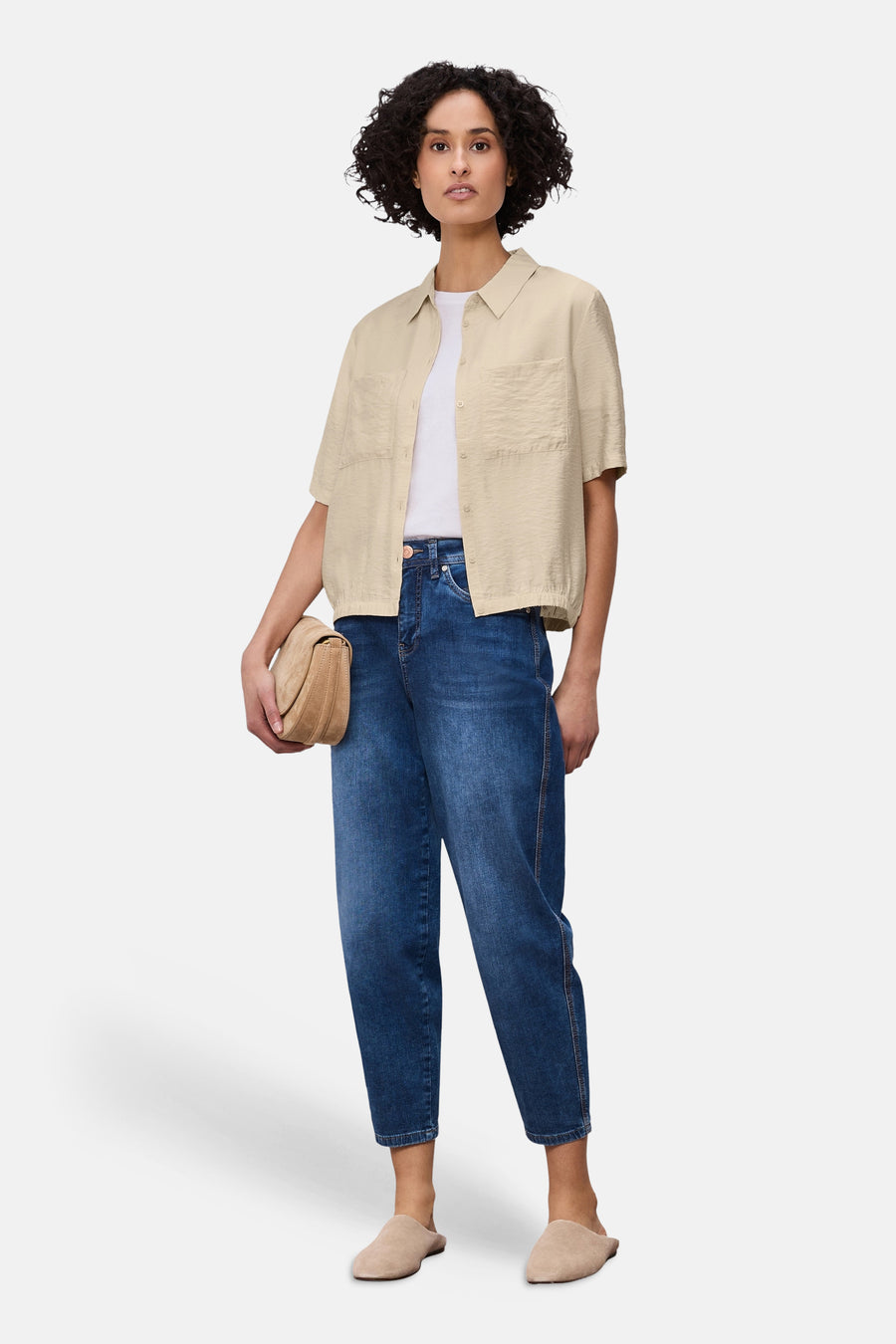 Chemise beige à manches courtes de Street One, avec poches plaquées et ourlet élastique.