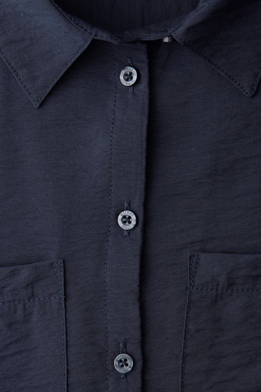 Blauw overhemd met korte mouwen van STREET ONE, met klassieke kraag en contrasterende knopen.