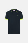 Marineblauwe polo van SUN 68 met neon-groene afwerkingen aan de kraag en korte mouwen.