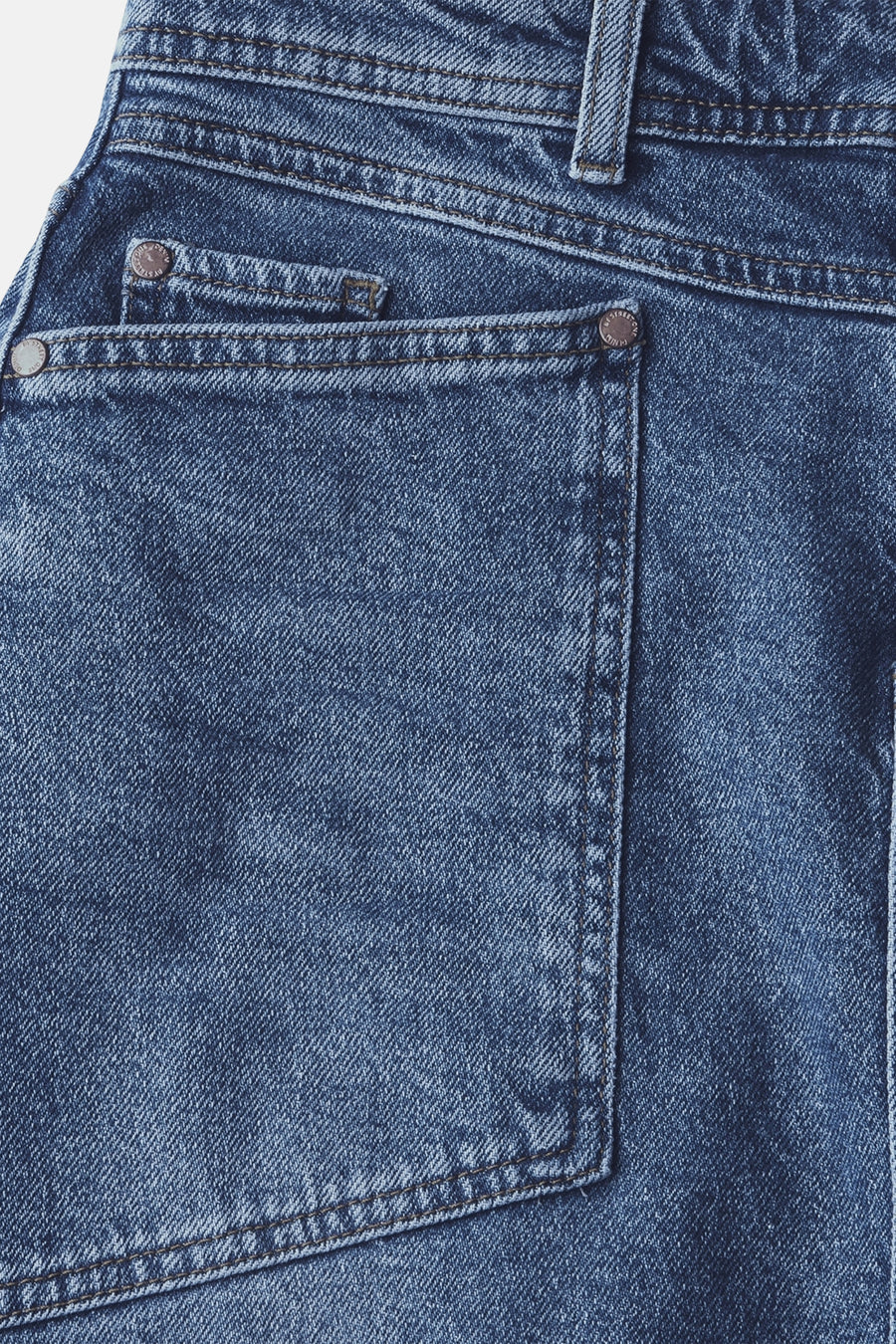 3/4 rok van middinblauw denim van STREET ONE, met achterzakdetail en riemlussen.