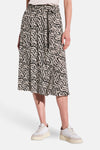 3/4 rok in meerkleurig van STREET ONE met zwart en beige abstract patroon.