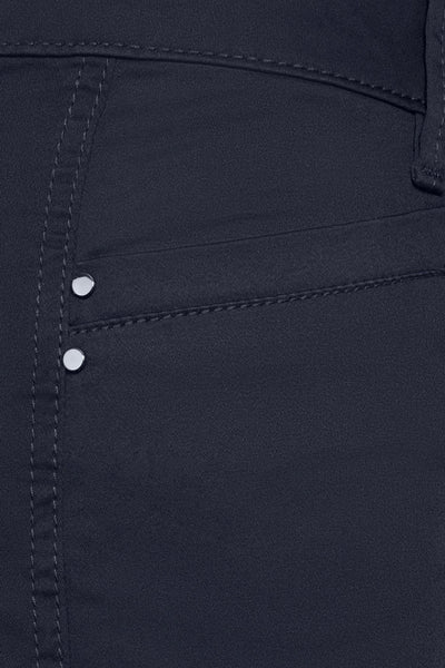 Pantalon bleu de STREET ONE avec coutures apparentes et détails décoratifs argentés.