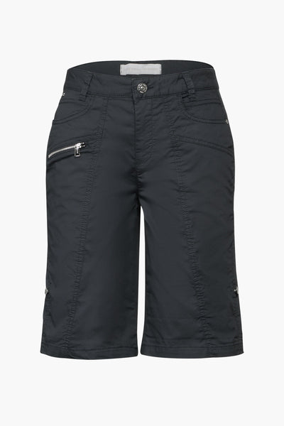 Bermuda en denim gris foncé de STREET ONE, avec poches zippées et boutons décoratifs.