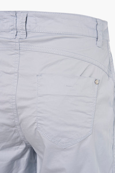 Bermuda bleu de STREET ONE, avec poche arrière et passants de ceinture.