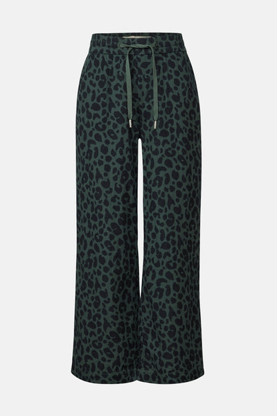 Pantalon décontracté multicolore by STREET ONE, avec imprimé léopard vert et cordon de serrage.
